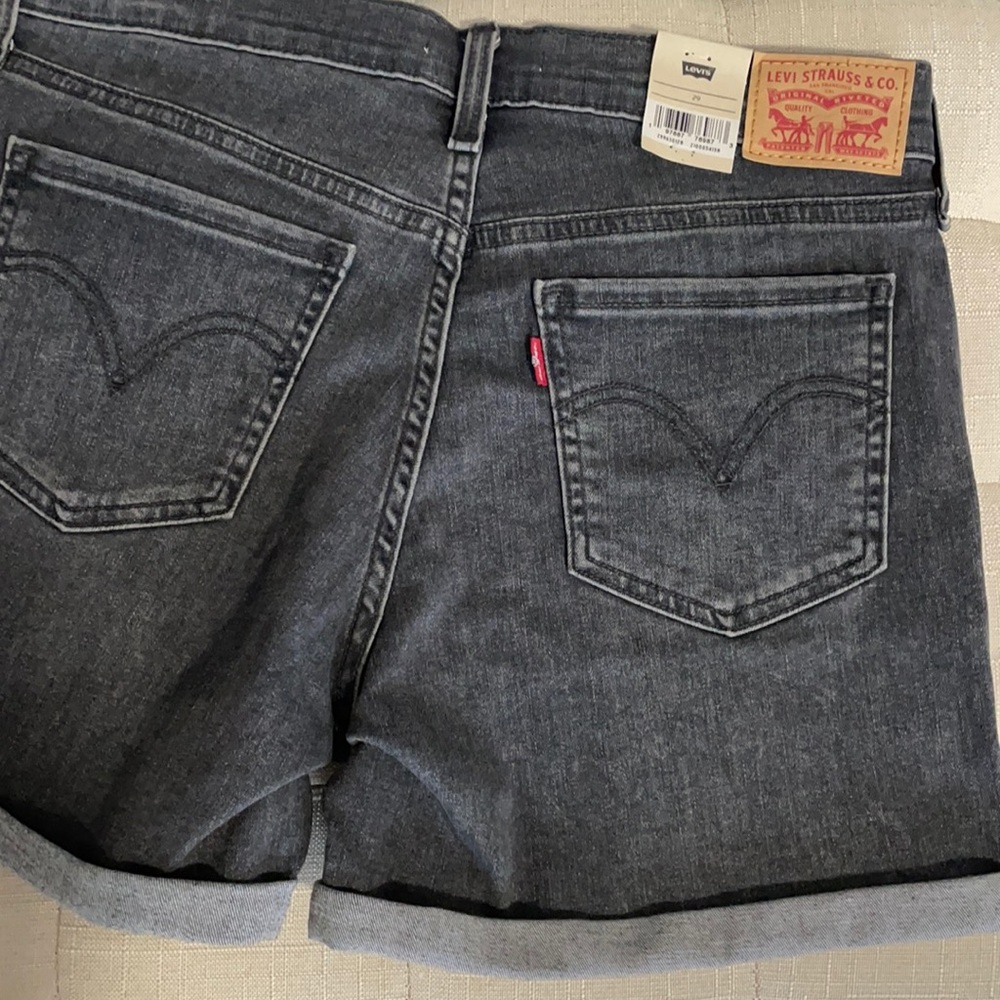 24 HR SALE Levi’s Shorts